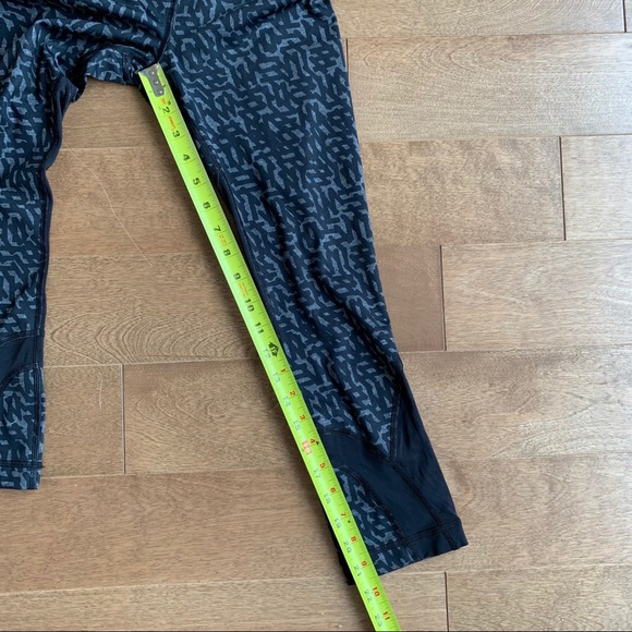 LULULEMON Run: Inspire Crop II size 2 black grey - Picture 5 of 12